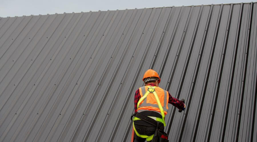 Professional metal roof installation services in Ensenada, PR